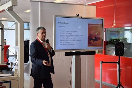 1_Independent-presentation-from-Sean-Smyth-at-Hybrid-Demo-Days-2018_450x300.jpg 1_Independent-presentation-from-Sean-Smyth-at-Hybrid-Demo-Days-2018_450x300.jpg